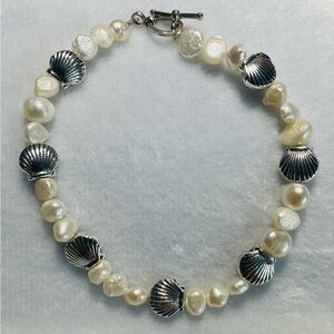 Pearl Bracelet. 7 inches.